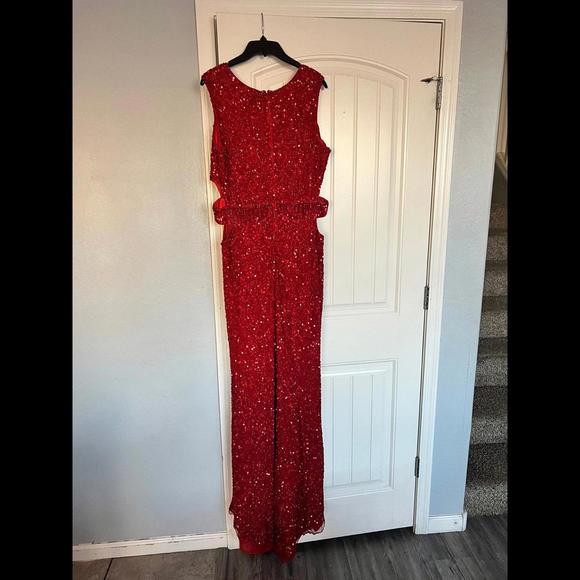 Dress - Picture 3 of 8